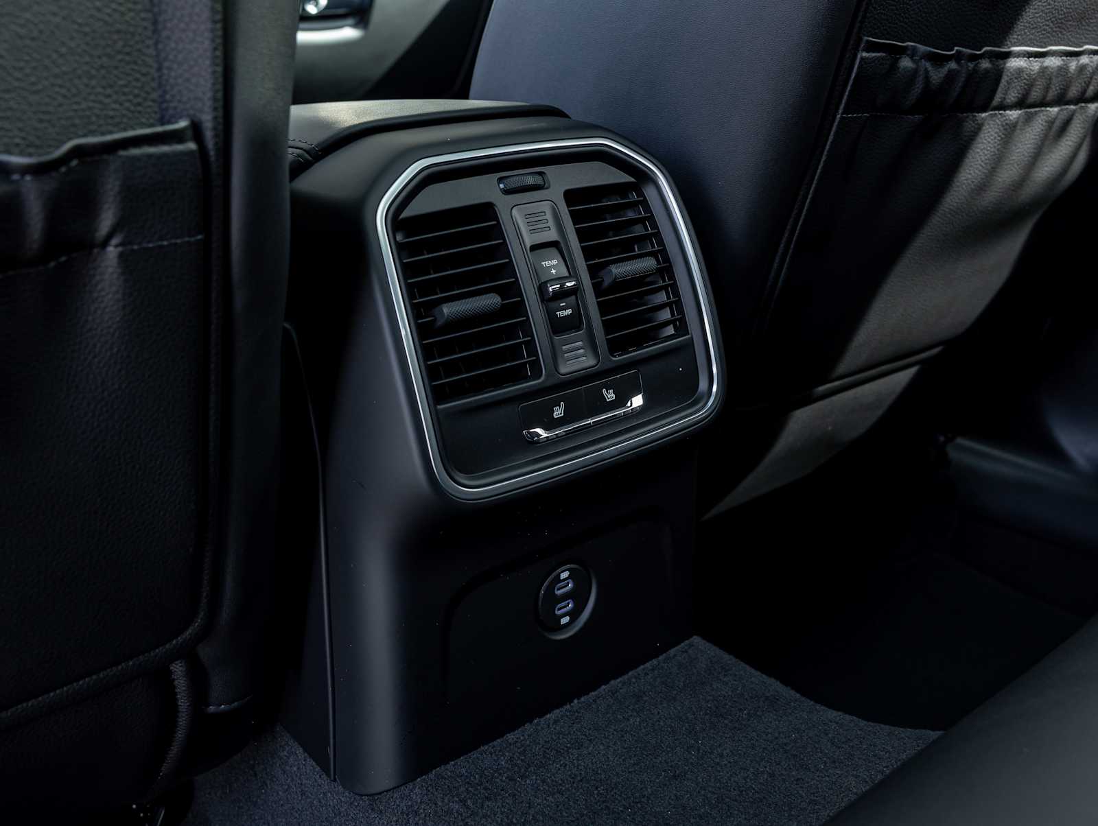 2026 Porsche Macan - Photo 29