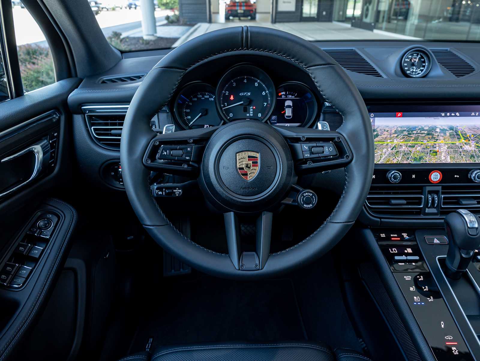 2026 Porsche Macan GTS - Photo 6