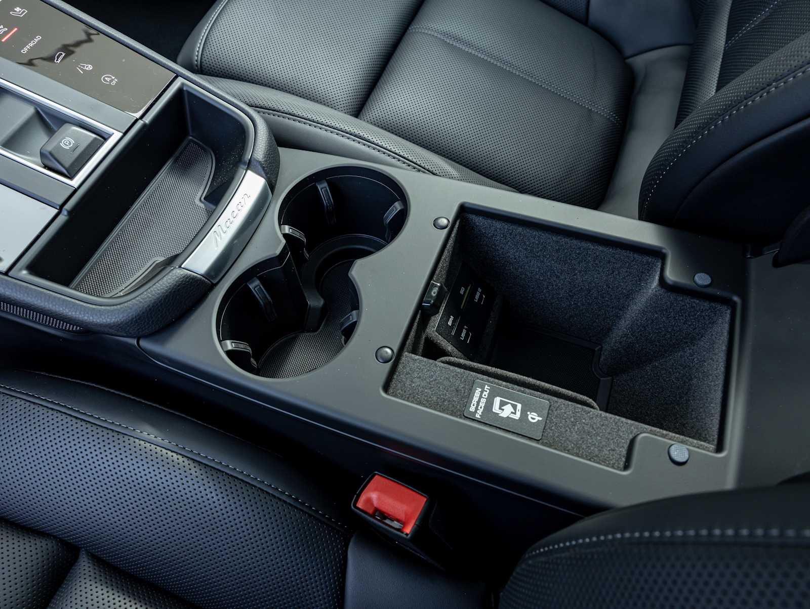 2026 Porsche Macan - Photo 24