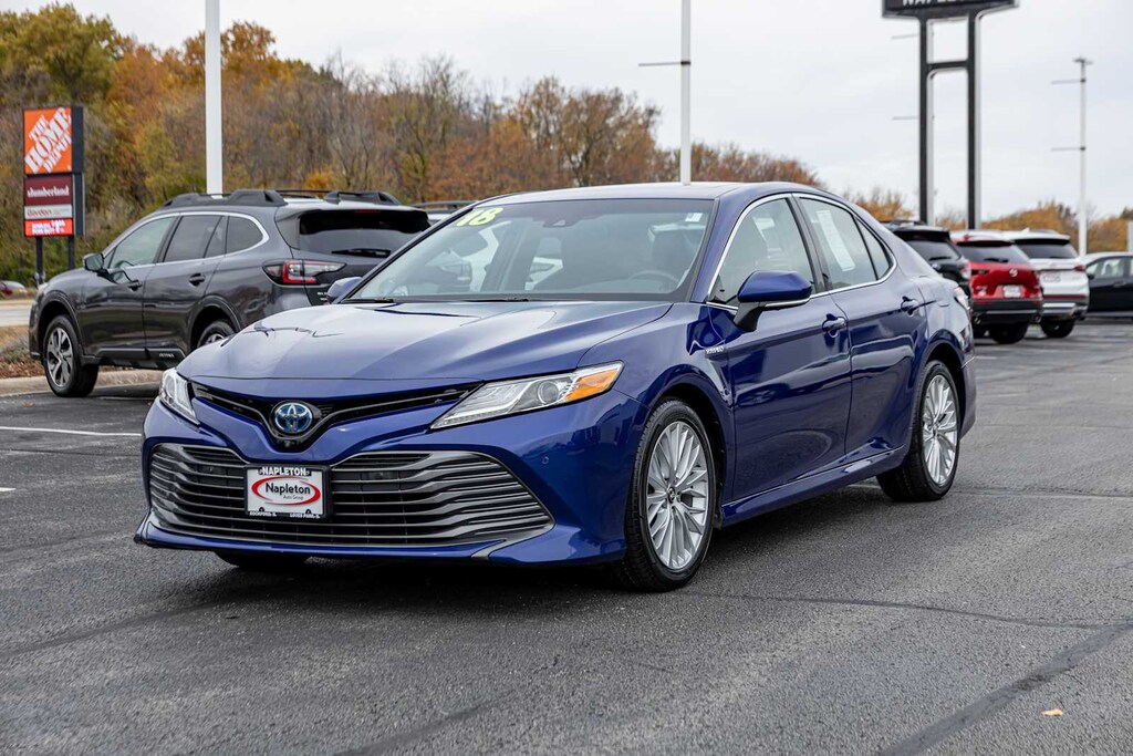 Used 2018 Toyota Camry Hybrid XLE CVT (Natl)