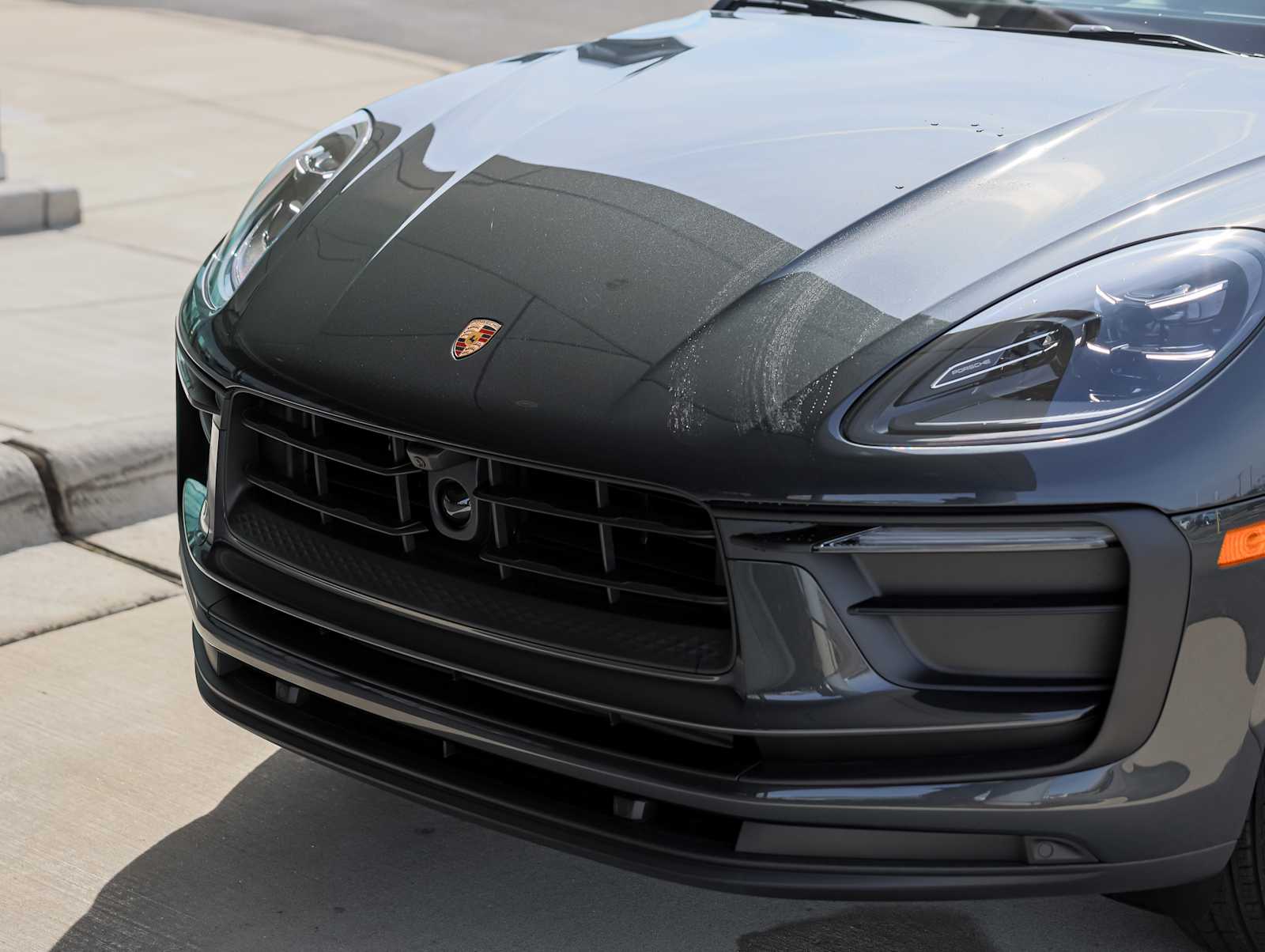 2026 Porsche Macan - Photo 35