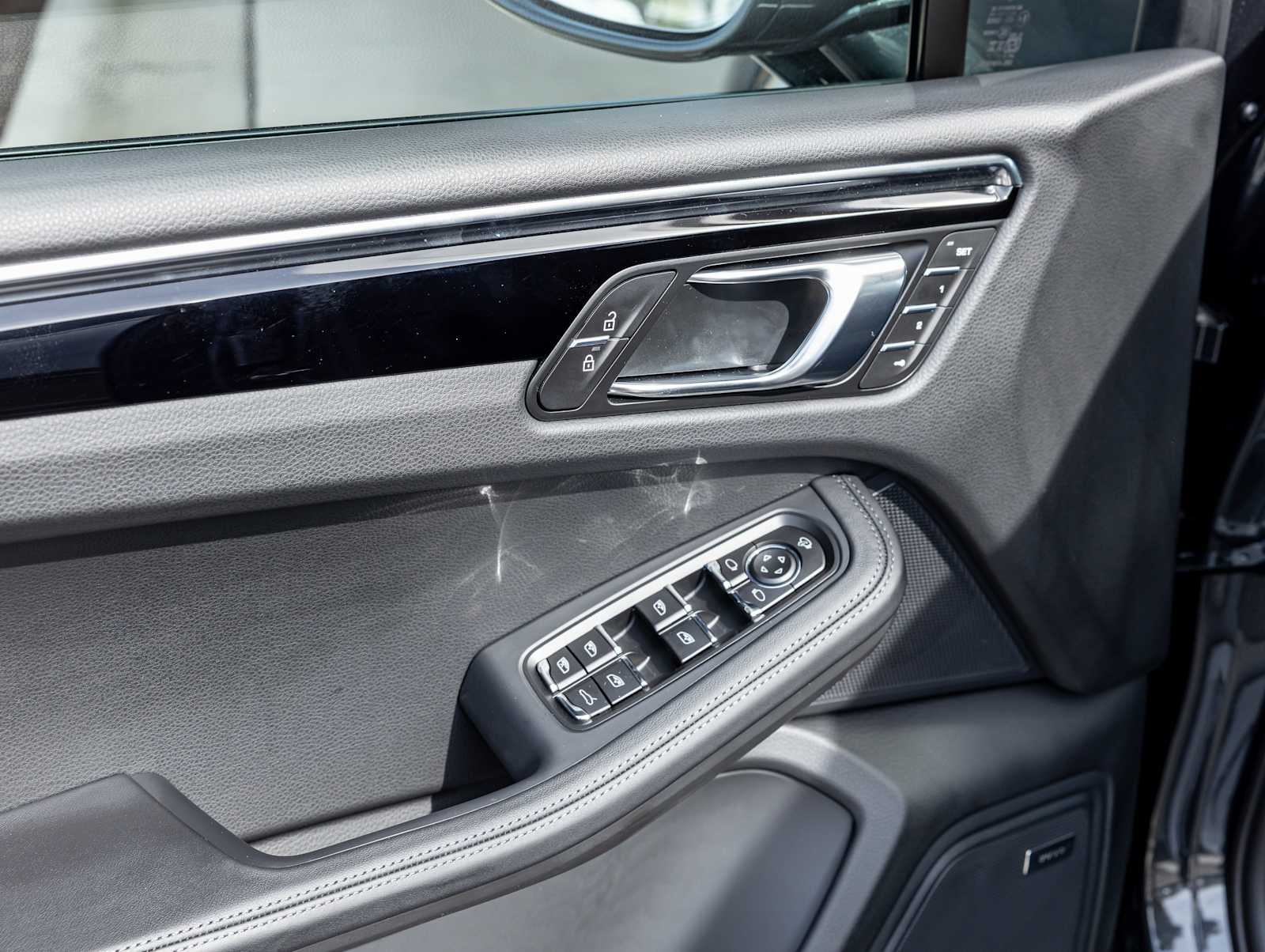 2026 Porsche Macan - Photo 14