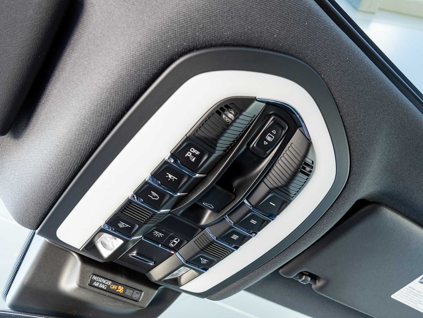 2026 Porsche Macan GTS - Photo 30