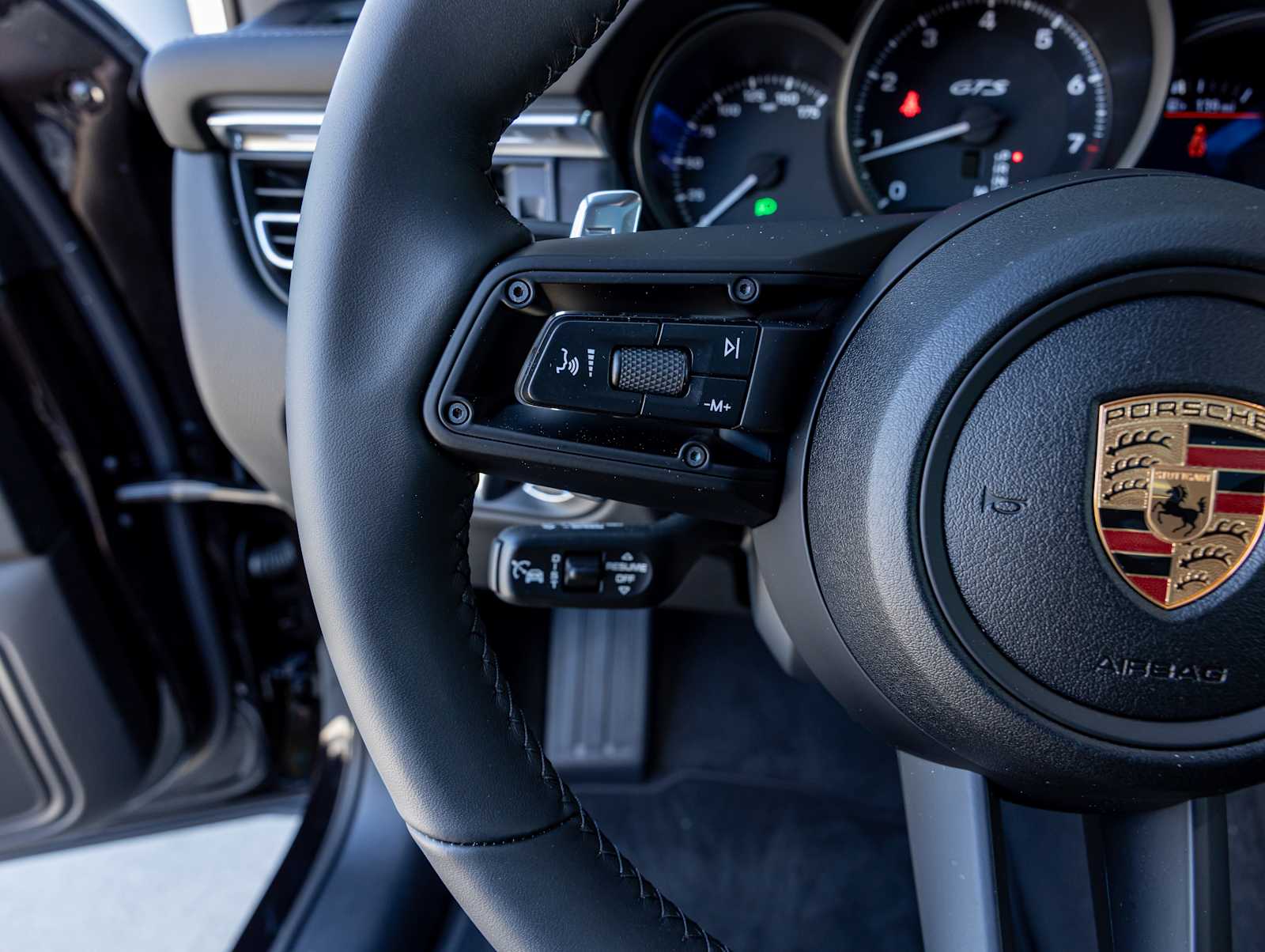 2026 Porsche Macan GTS - Photo 18