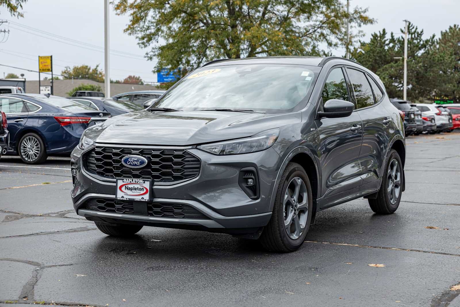 2023 Ford Escape ST-Line Select photo 2