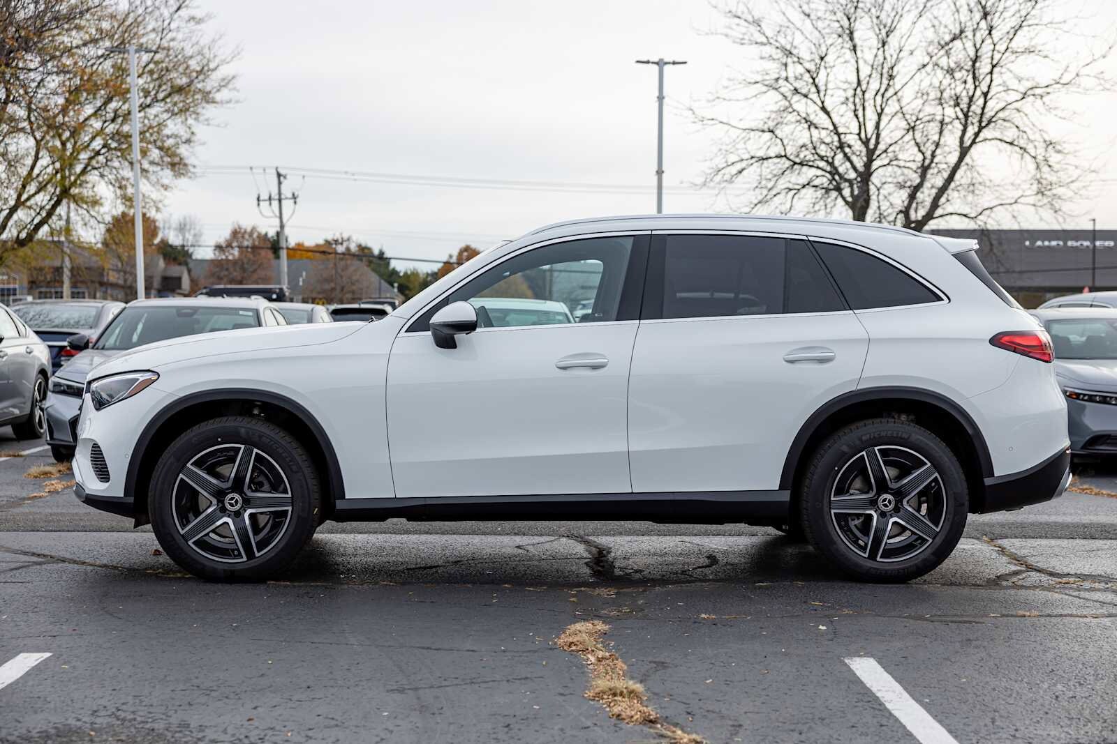 2026 Mercedes Benz GLC 300 4MATIC photo 3