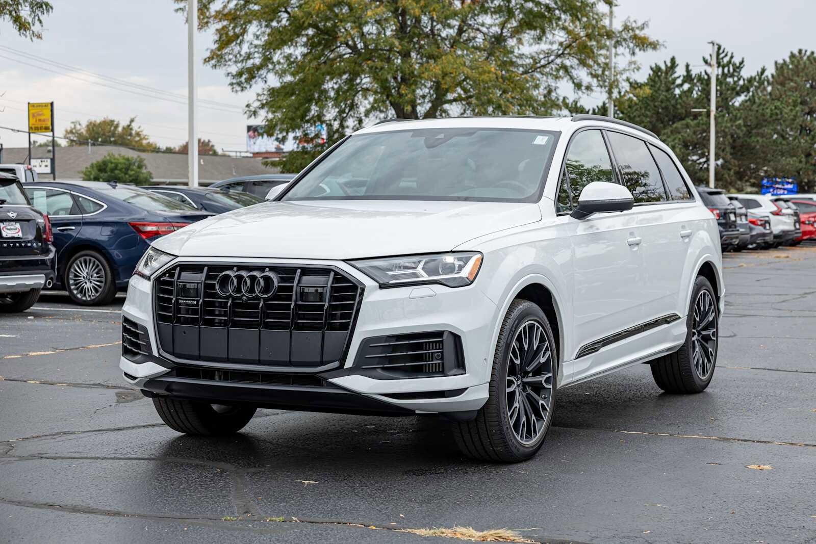 2022 Audi Q7 55 Premium photo 2