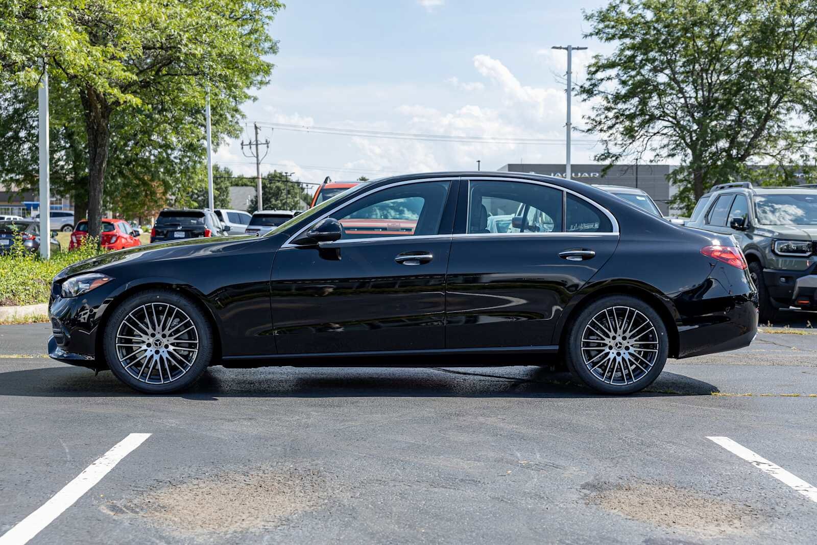 2025 Mercedes Benz C 300 4MATIC photo 3