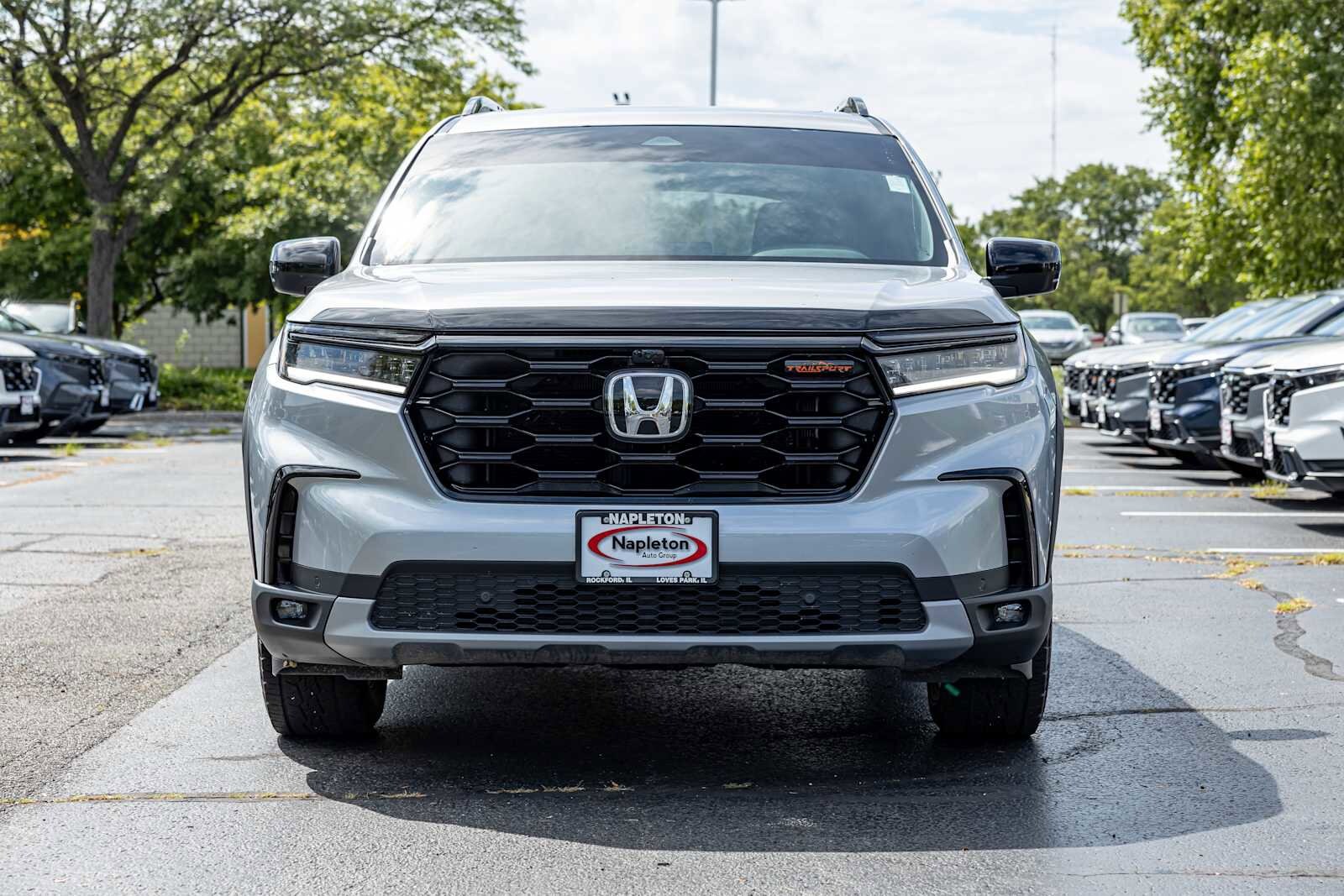2024 Honda Pilot TrailSport photo 2