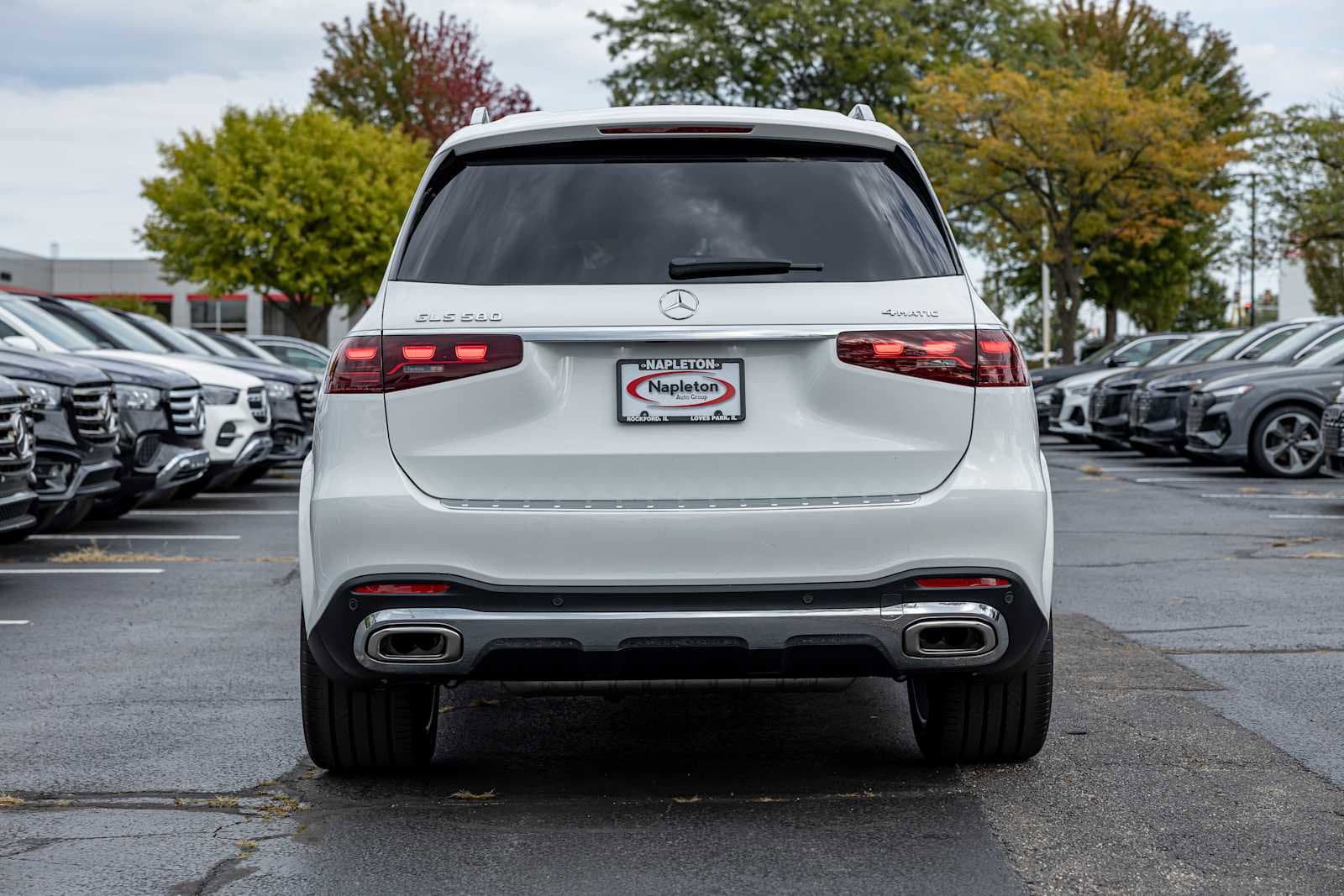 2026 Mercedes Benz GLS 580 4MATIC photo 4