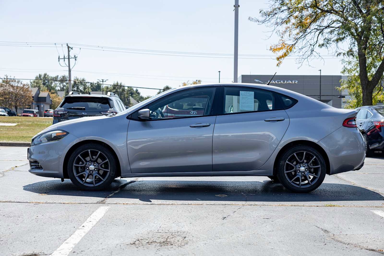 2016 Dodge Dart SXT photo 2