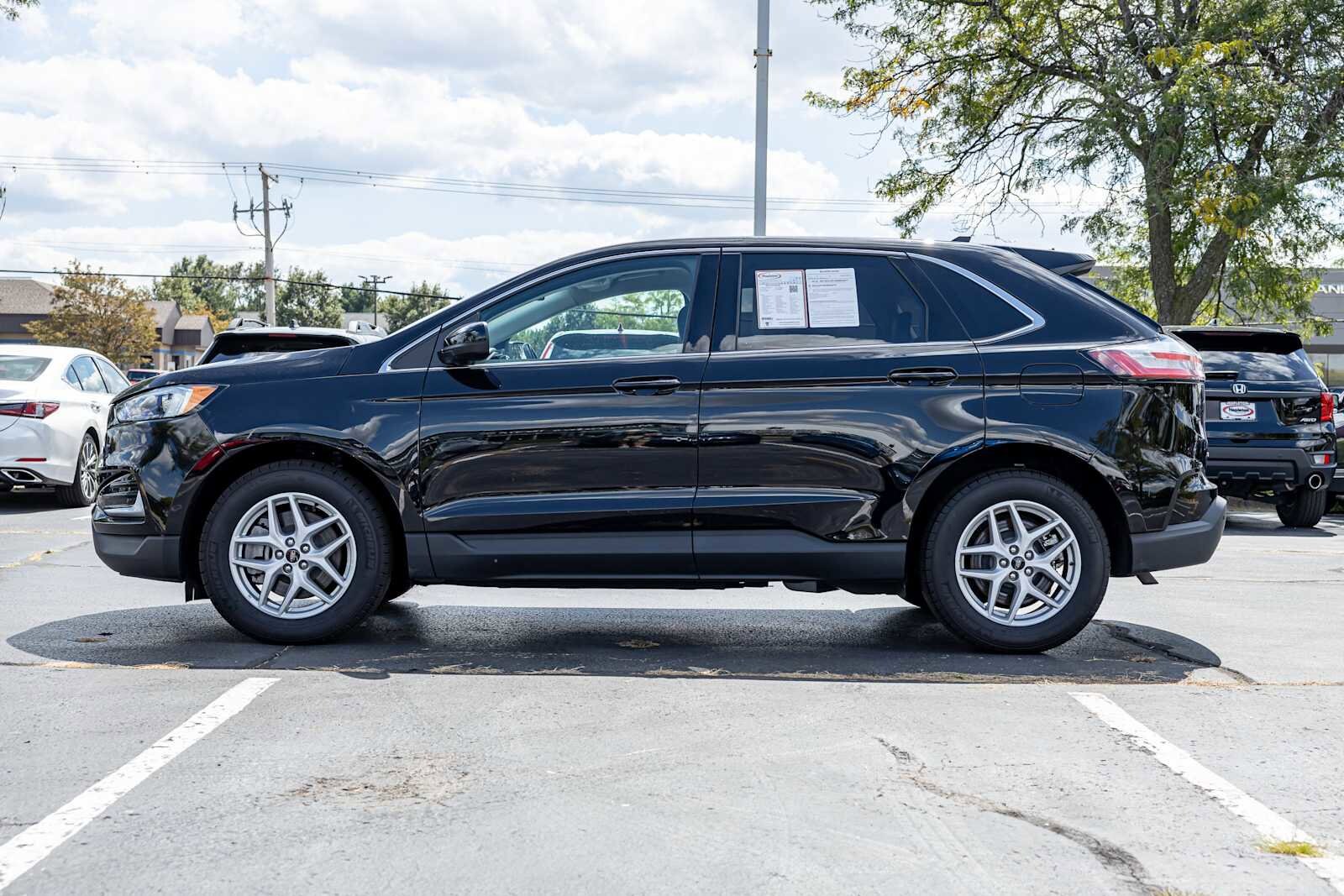 2023 Ford Edge SEL photo 4