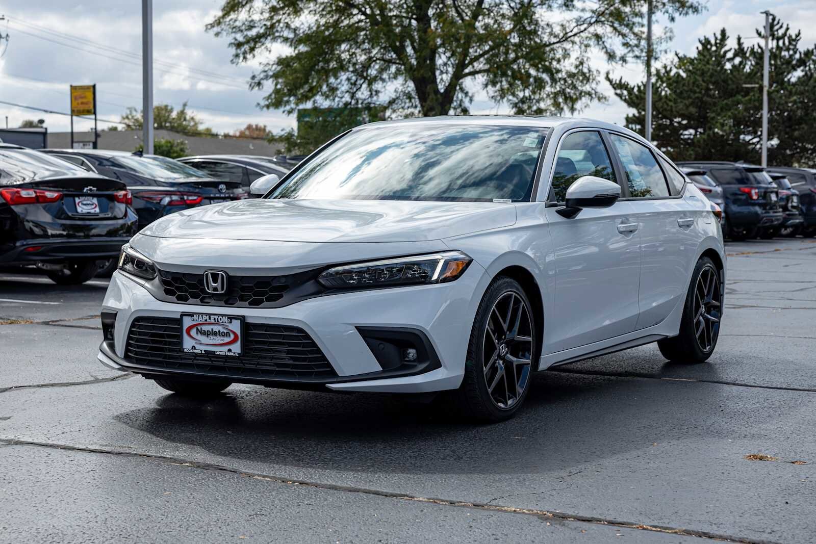 2022 Honda Civic Sport Touring Hatchback photo 2