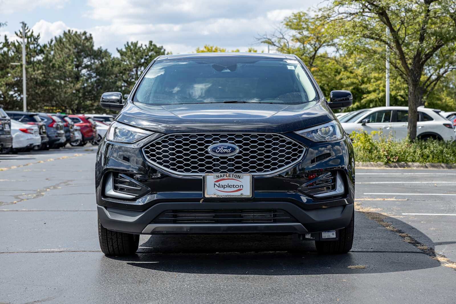 2023 Ford Edge SEL photo 2