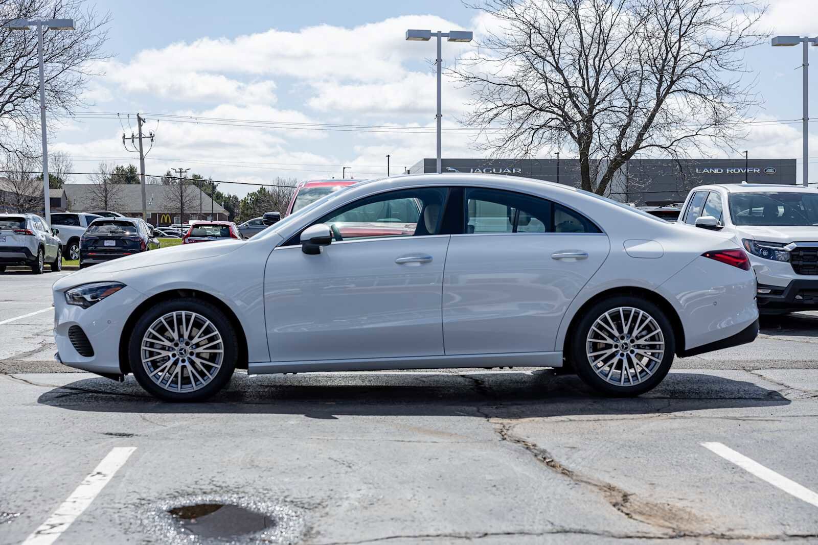 2025 Mercedes Benz CLA 250 4MATIC photo 3