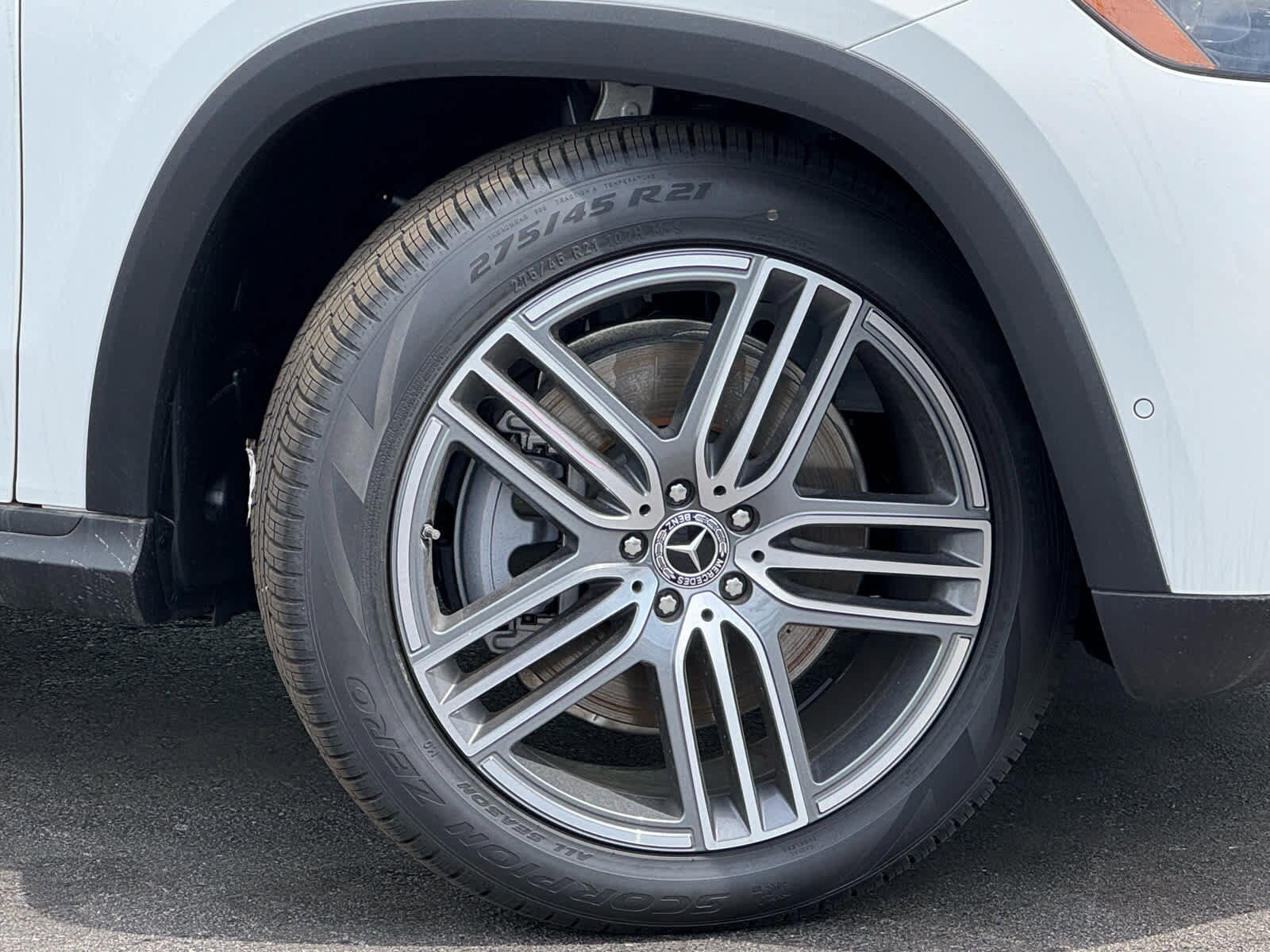 2025 Mercedes Benz GLS 450 4MATIC photo 2