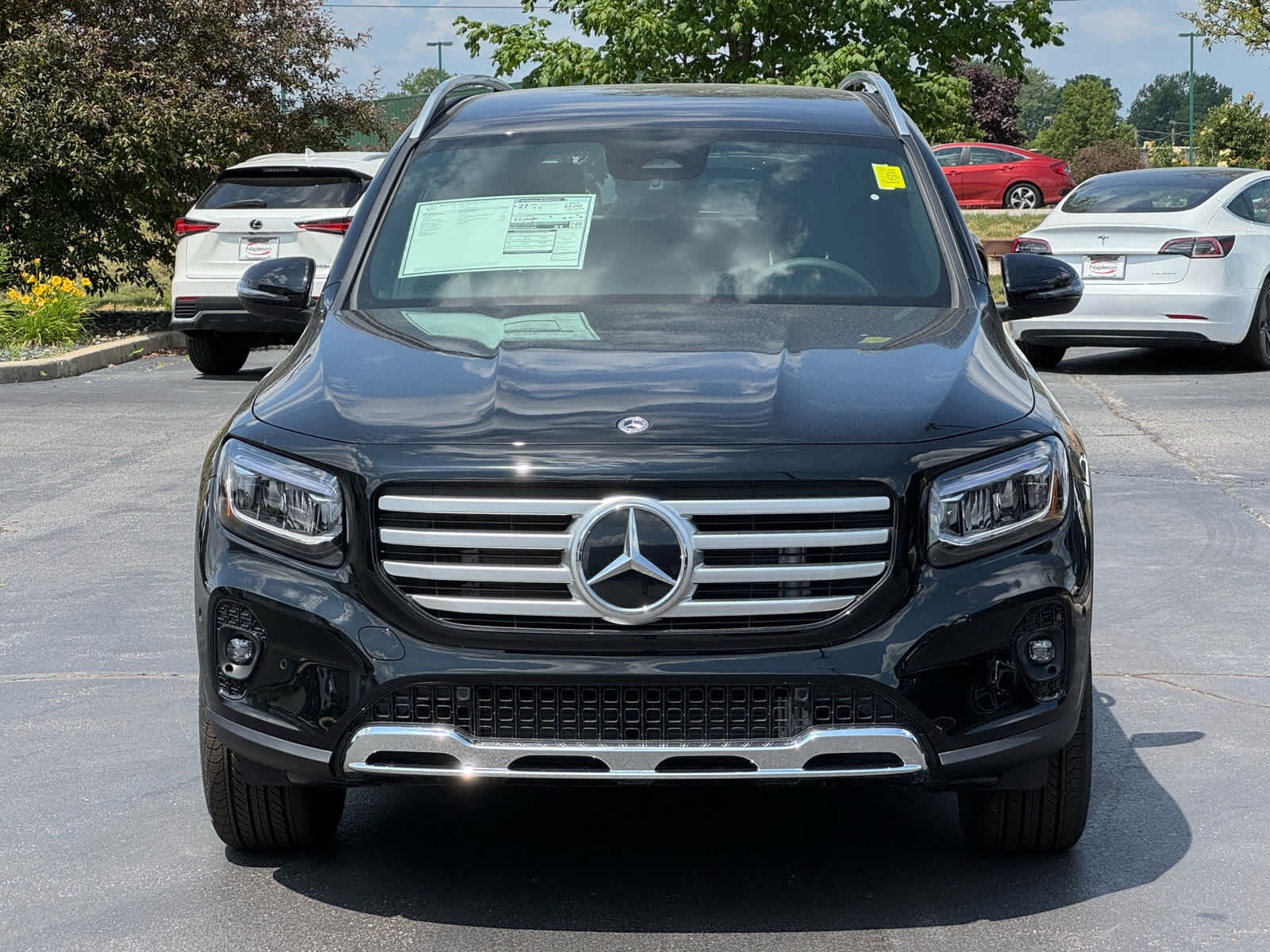 2025 Mercedes Benz GLB 250 4MATIC photo 3