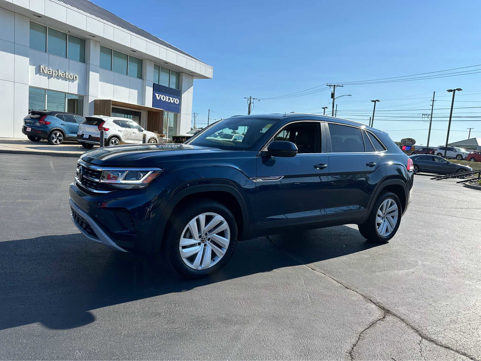 Used 2023 Volkswagen Atlas Cross Sport SE w/Tech with VIN 1V2HE2CA0PC205488 for sale in Schererville, IN