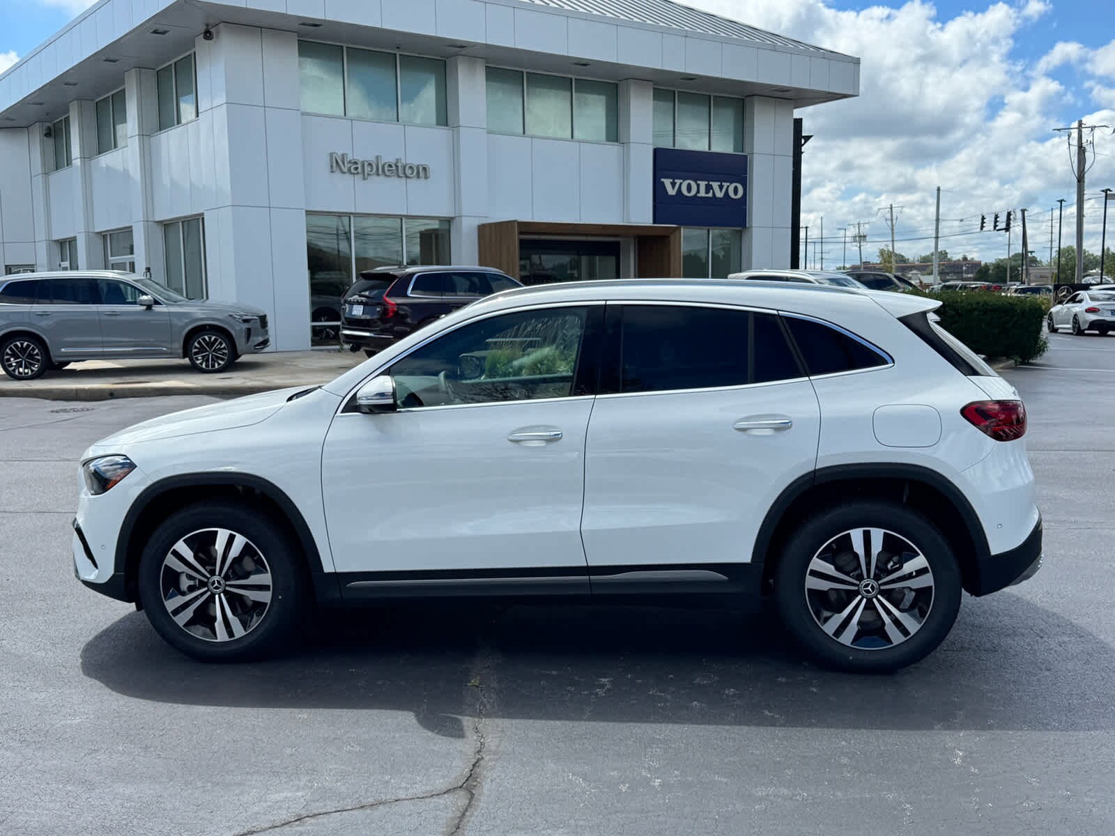 2026 Mercedes Benz GLA 250 4MATIC photo 3