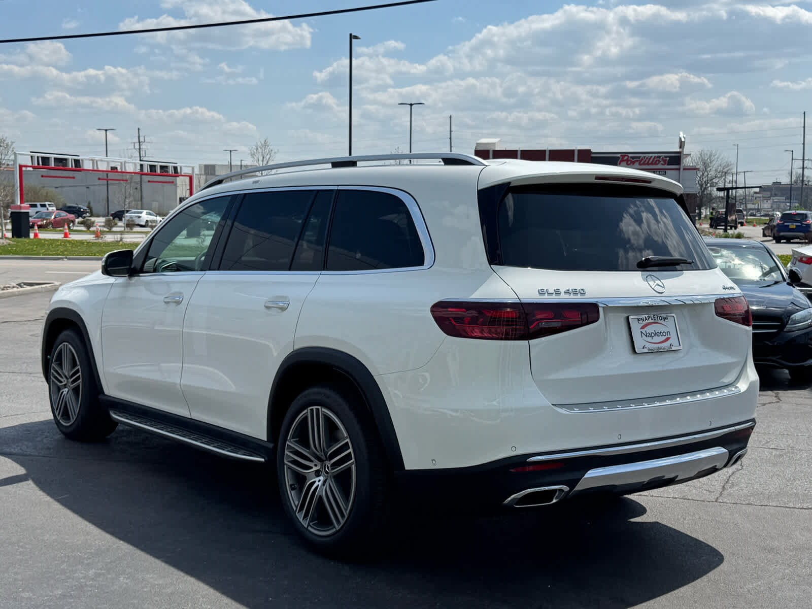 2025 Mercedes Benz GLS 450 4MATIC photo 4