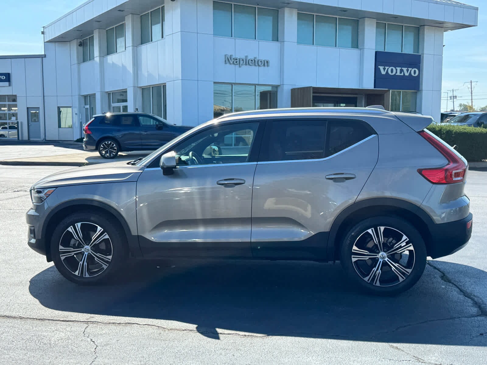 2022 Volvo XC40 T5 AWD Inscription photo 3