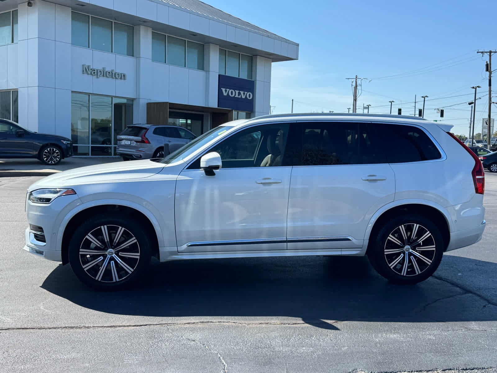 2024 Volvo XC90 Plus photo 3