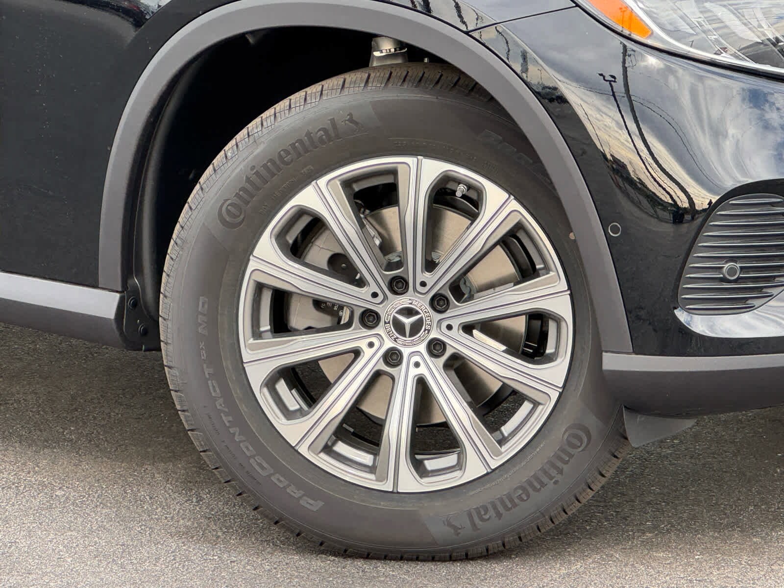 2026 Mercedes Benz GLC 300 4MATIC photo 2