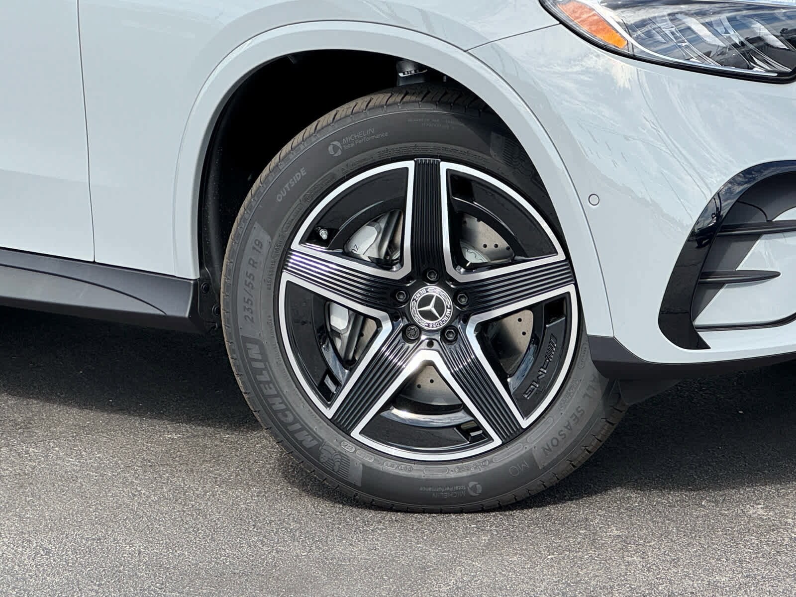 2026 Mercedes Benz GLC 300 4MATIC photo 2
