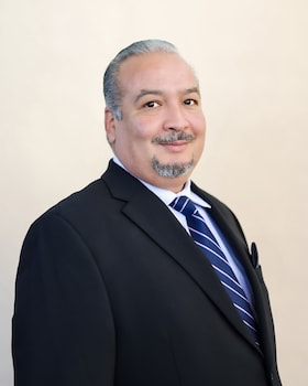 Staff member Robert Valle from 215e483af597