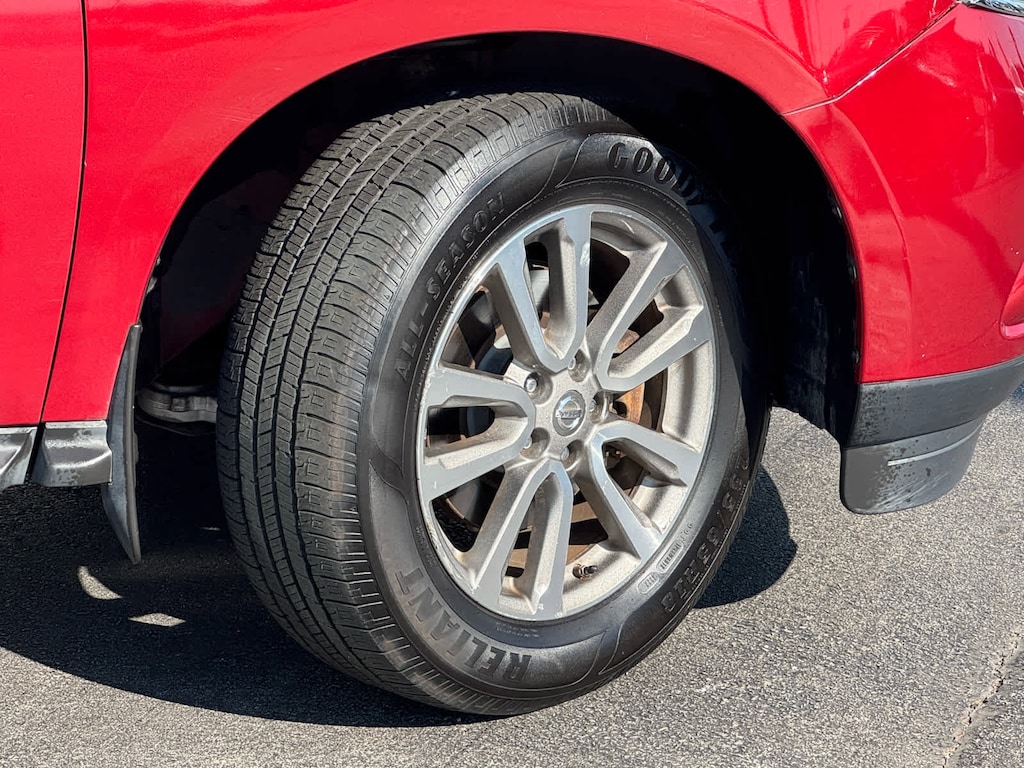 Used 2014 Nissan Pathfinder S SUV