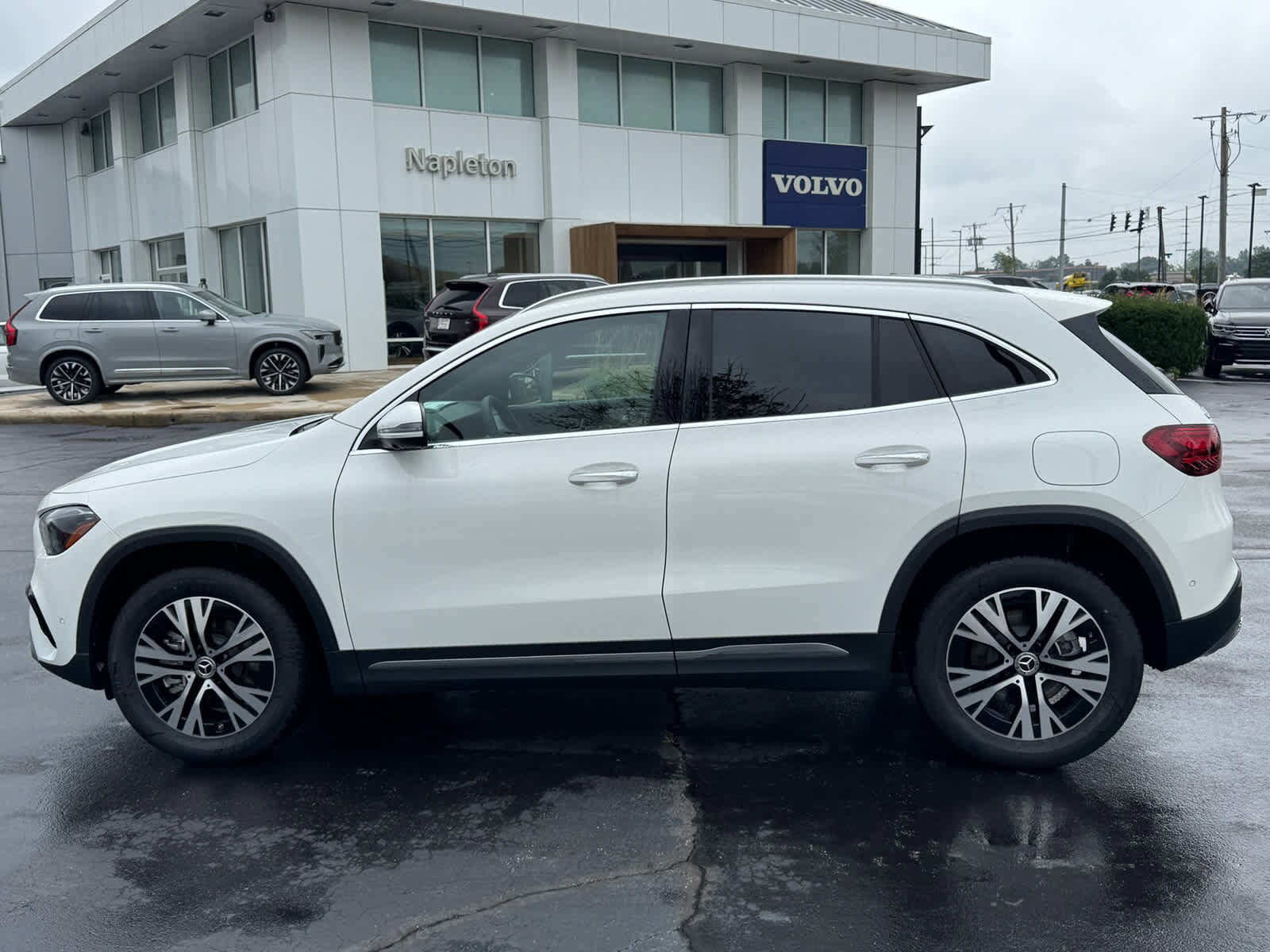2026 Mercedes Benz GLA 250 4MATIC photo 2