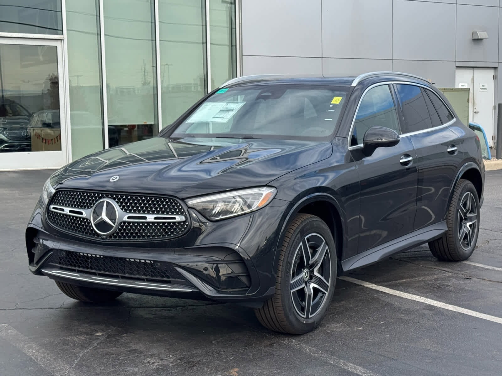 2026 Mercedes Benz GLC 300 4MATIC photo 3