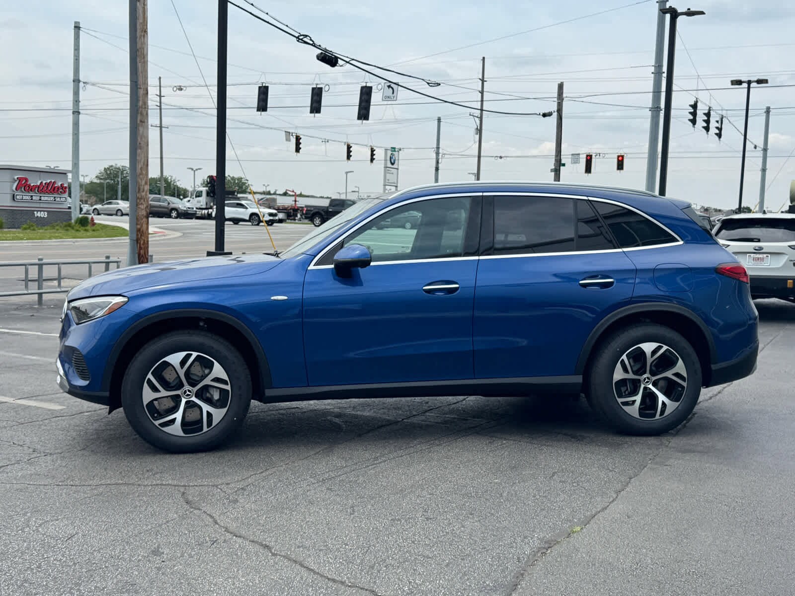 2025 Mercedes Benz GLC 350e 4MATIC photo 3