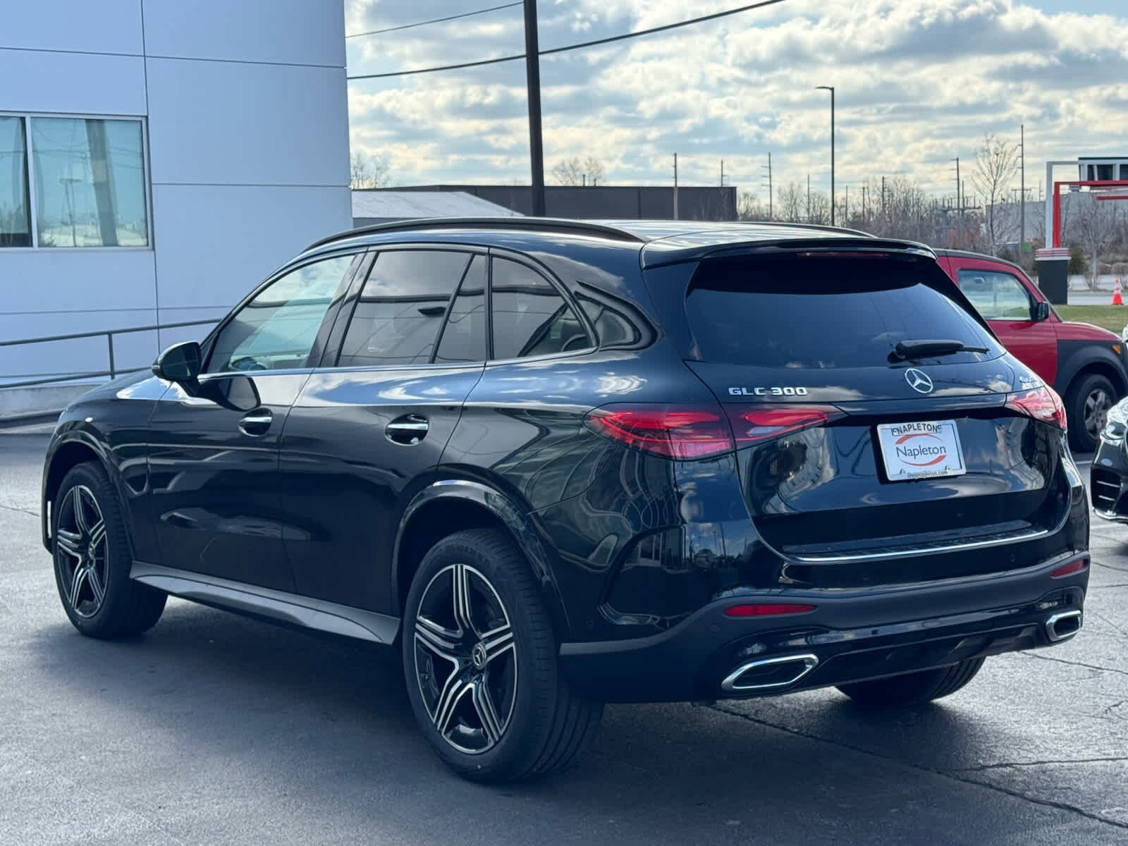 2025 Mercedes Benz GLC 300 4MATIC photo 4