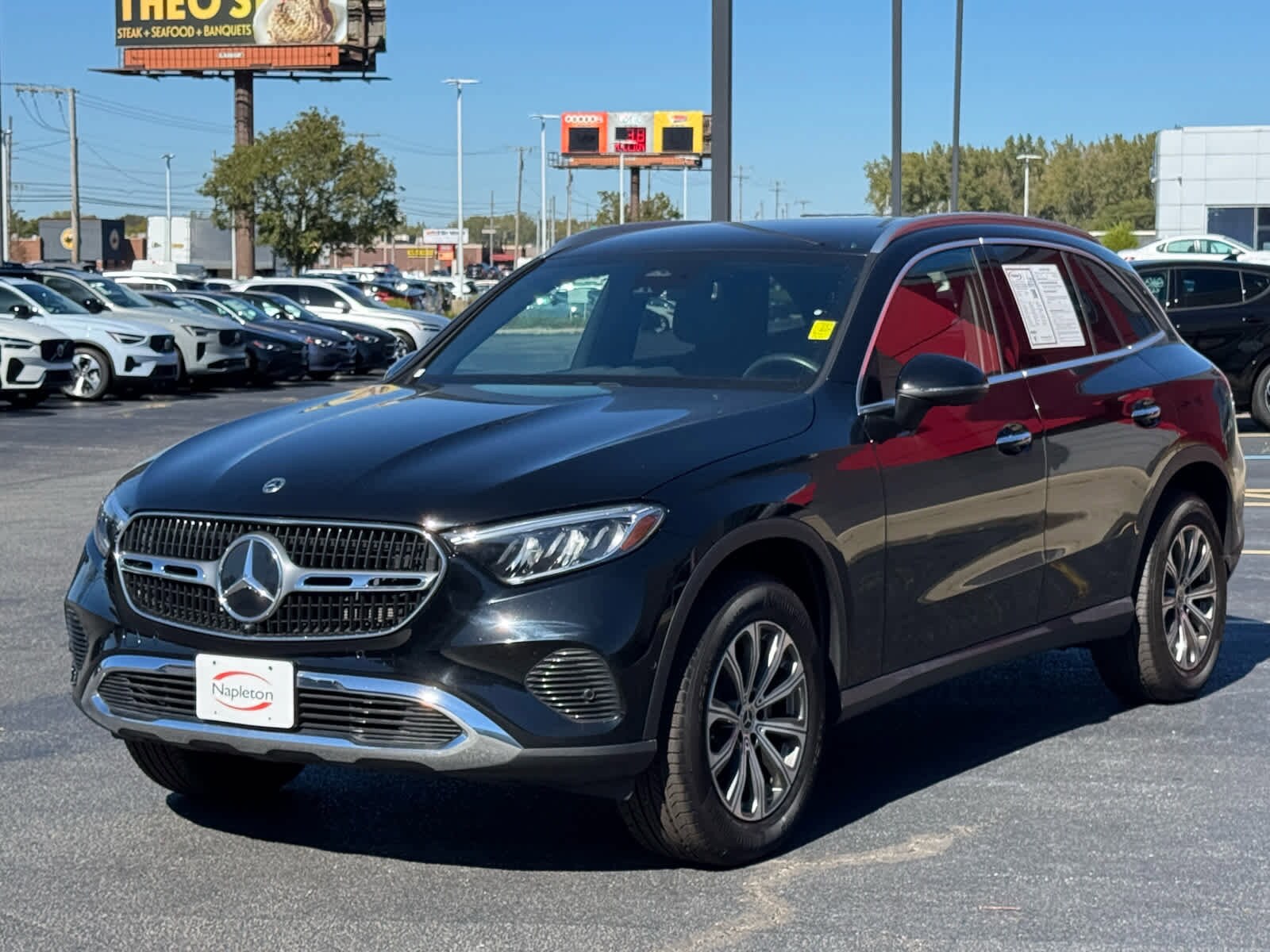 2024 Mercedes Benz GLC 300 photo 3