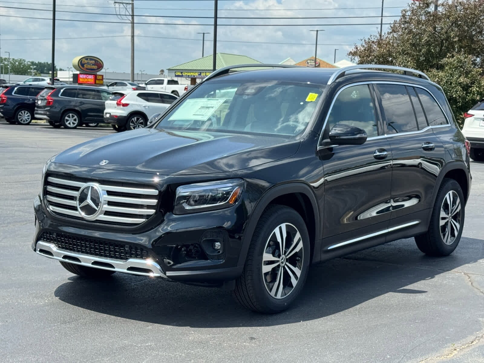2025 Mercedes Benz GLB 250 4MATIC photo 4