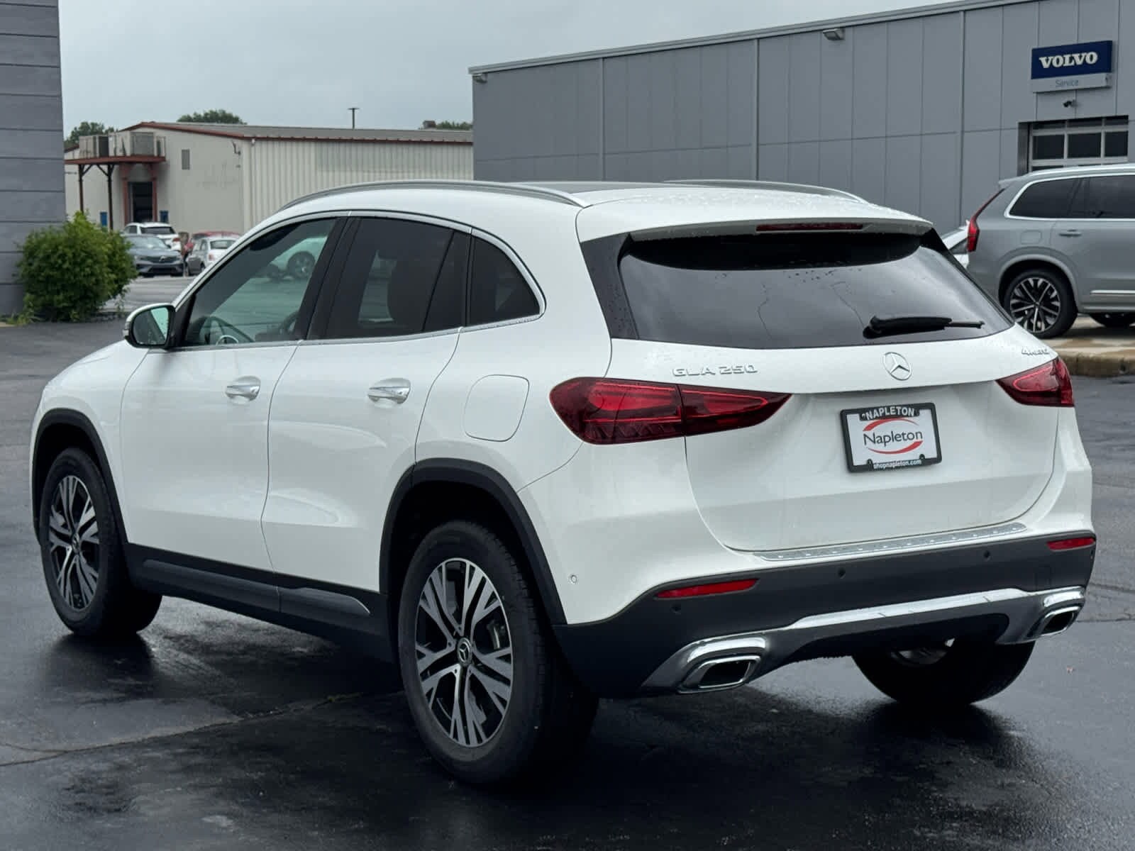 2026 Mercedes Benz GLA 250 4MATIC photo 3