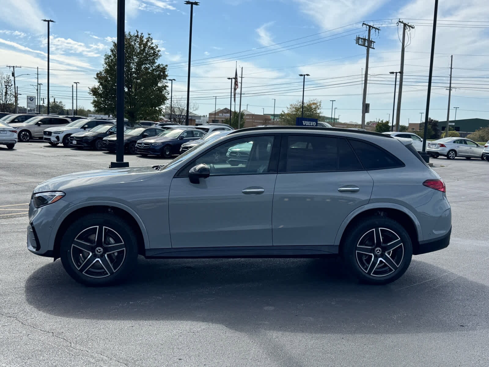 2026 Mercedes Benz GLC 300 4MATIC photo 3