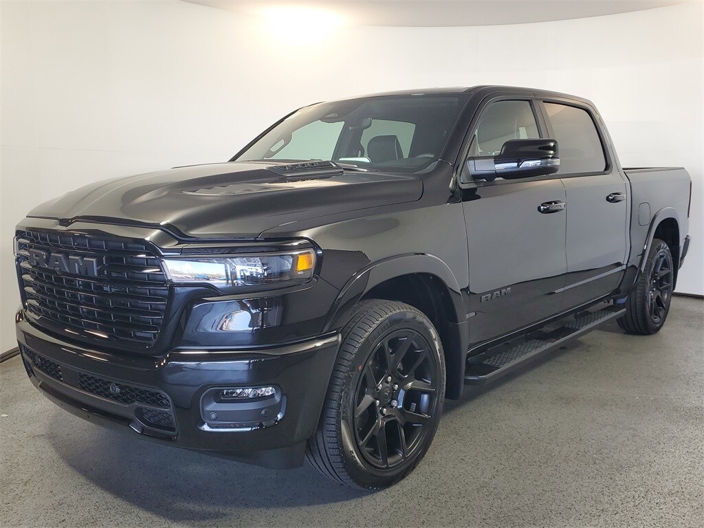 2025 Ram 1500 Laramie photo 3