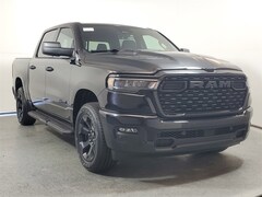 2026 Ram 1500 EXPRESS CREW CAB 4X4 5'7 BOX Pickup