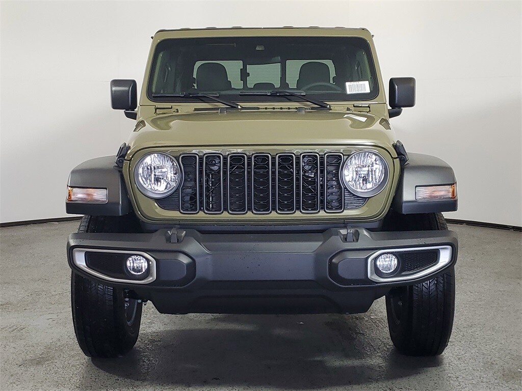 2025 Jeep Gladiator Sport S photo 2