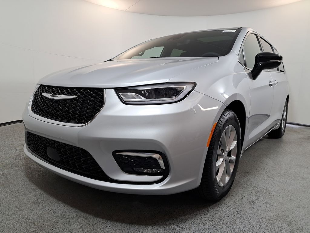 New 2026 Chrysler Pacifica LIMITED Passenger Van