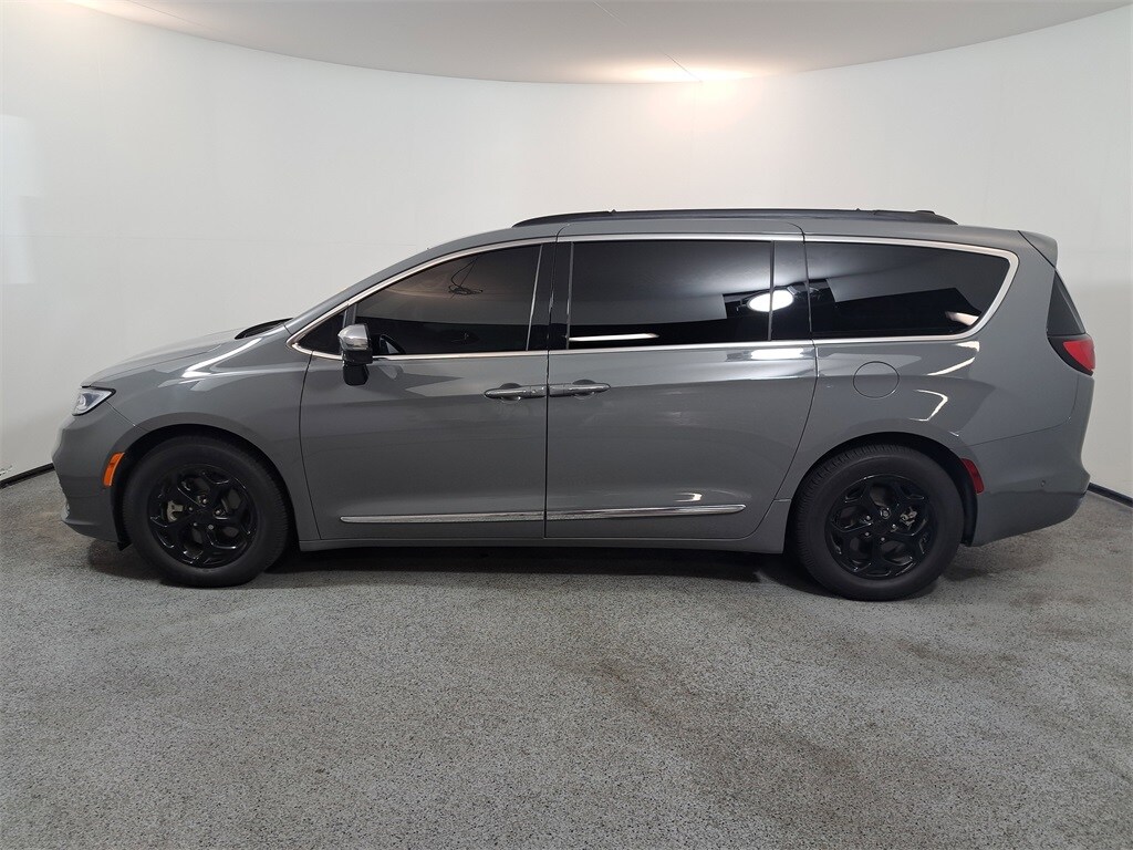 2023 Chrysler Pacifica Limited photo 4