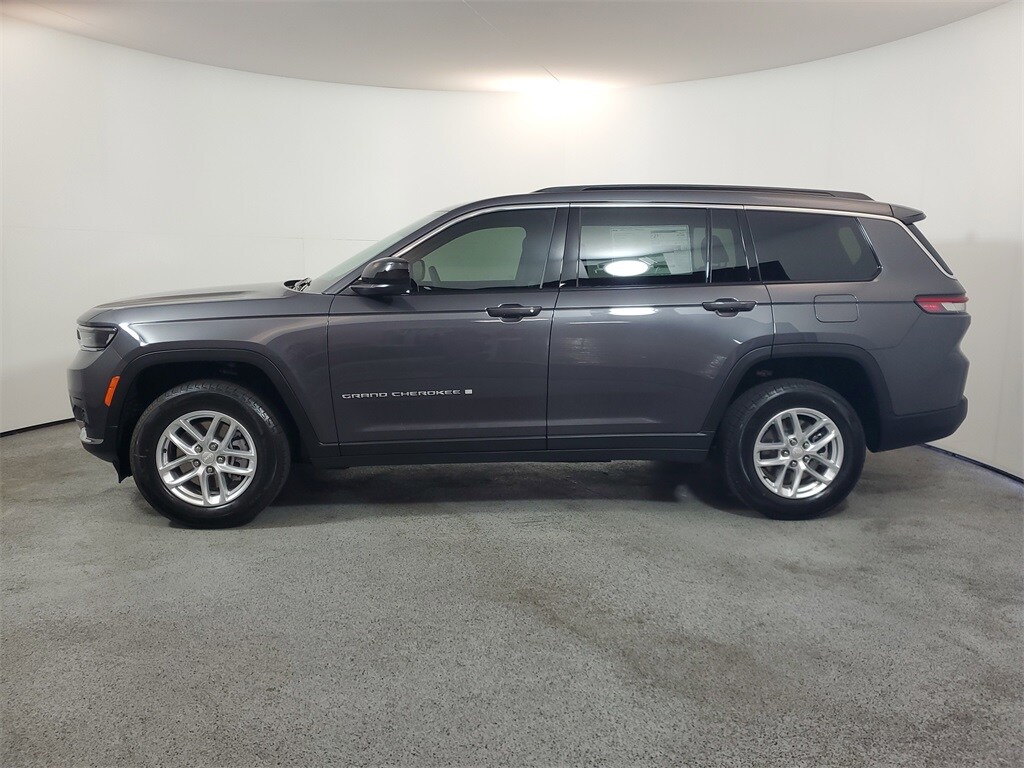 2025 Jeep Grand Cherokee Laredo photo 4