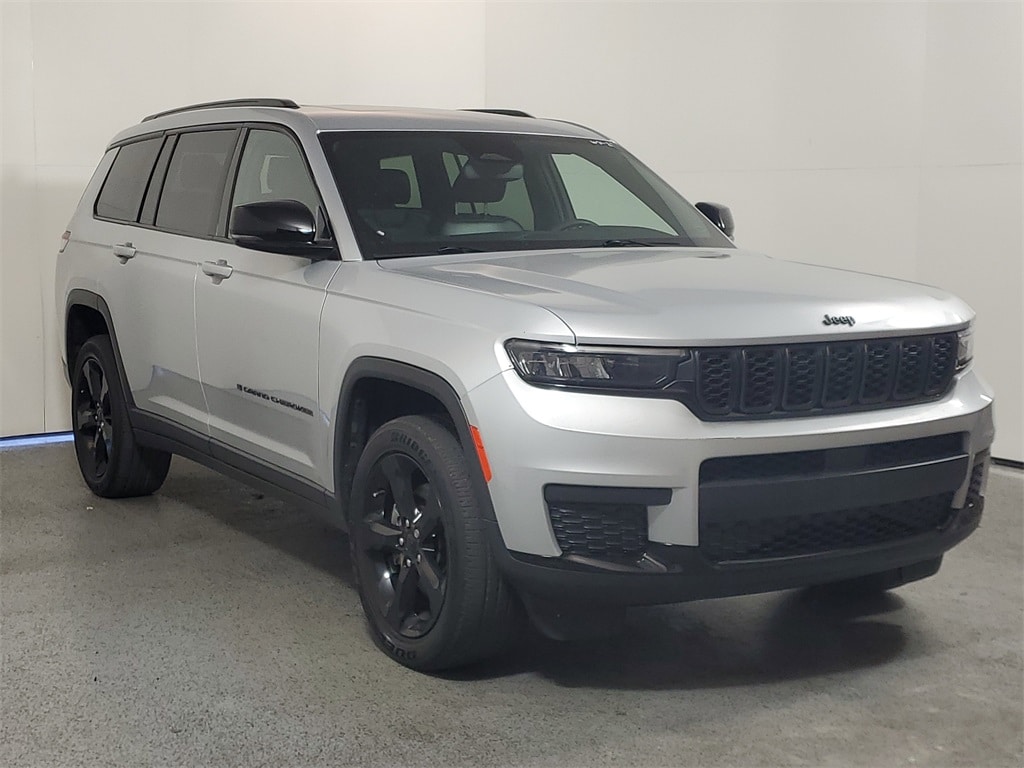 2023 Jeep Grand Cherokee L Altitude's photo