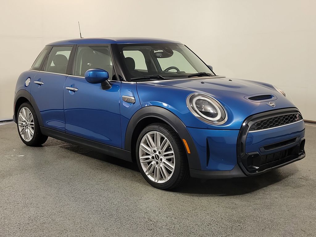 2024 MINI Hardtop Cooper S's photo