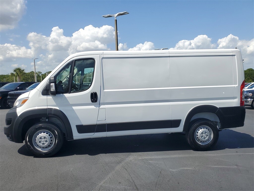 2025 Ram ProMaster 1500 Tradesman Cargo Van photo 4