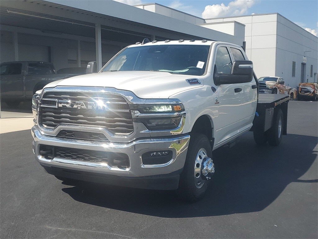 2025 Ram 3500 Tradesman photo 3
