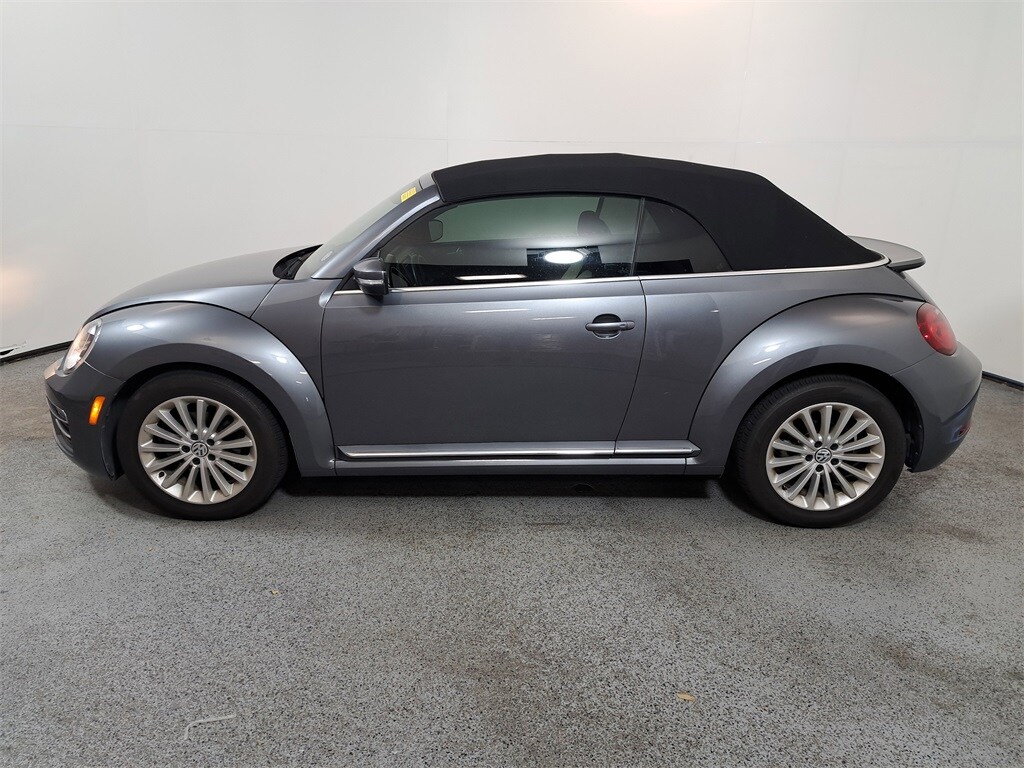 2019 Volkswagen Beetle Convertible Final Edition SE photo 3
