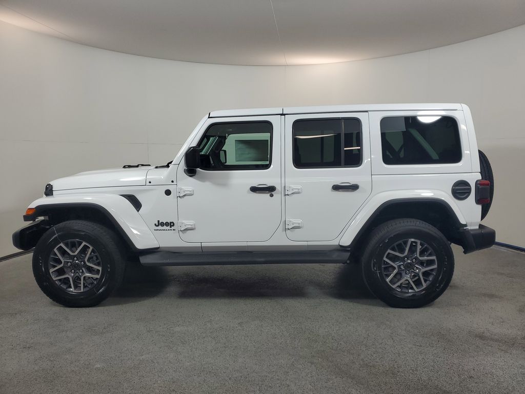2026 Jeep Wrangler 4-Door Sahara - Photo 4